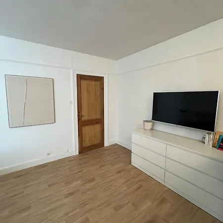 House With Garden For 4 People Вервье