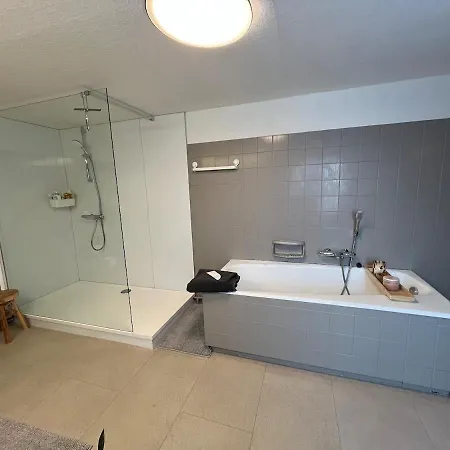 Dom wakacyjny House With Garden For 4 People *