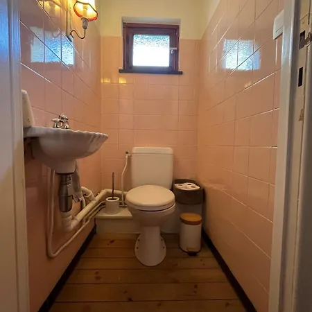 Dom wakacyjny House With Garden For 4 People *