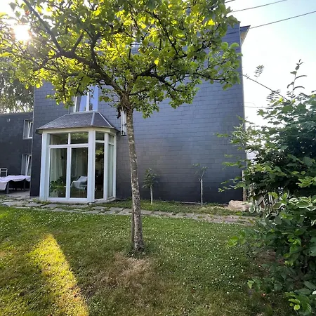 House With Garden For 4 People