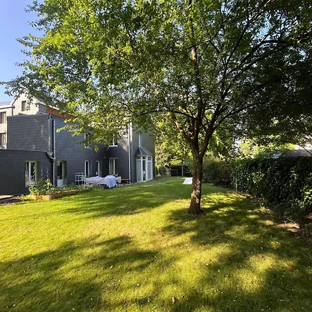 House With Garden For 4 People Feriehus