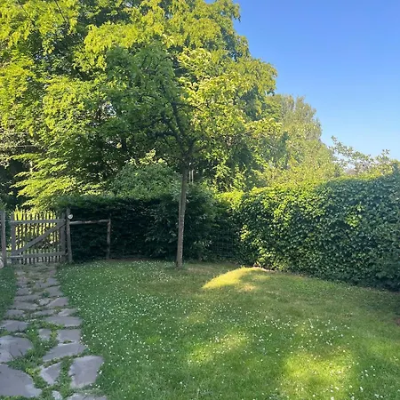 House With Garden For 4 People Feriehus