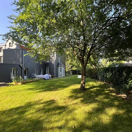 Dom wakacyjny House With Garden For 4 People *