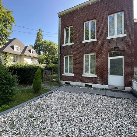 Dom wakacyjny House With Garden For 4 People *