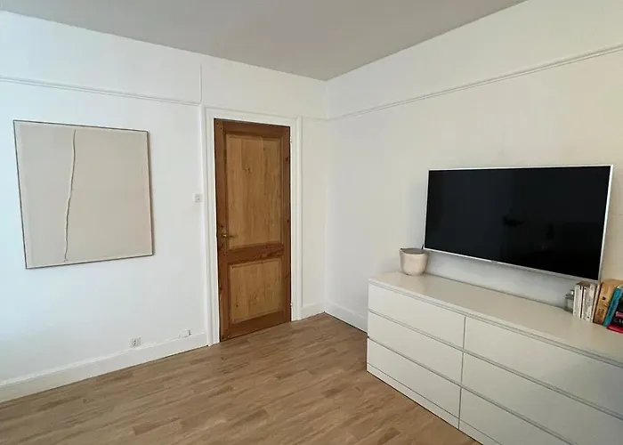 House With Garden For 4 People Verviers