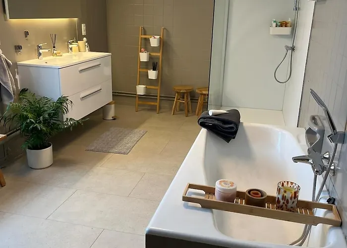 House With Garden For 4 People *