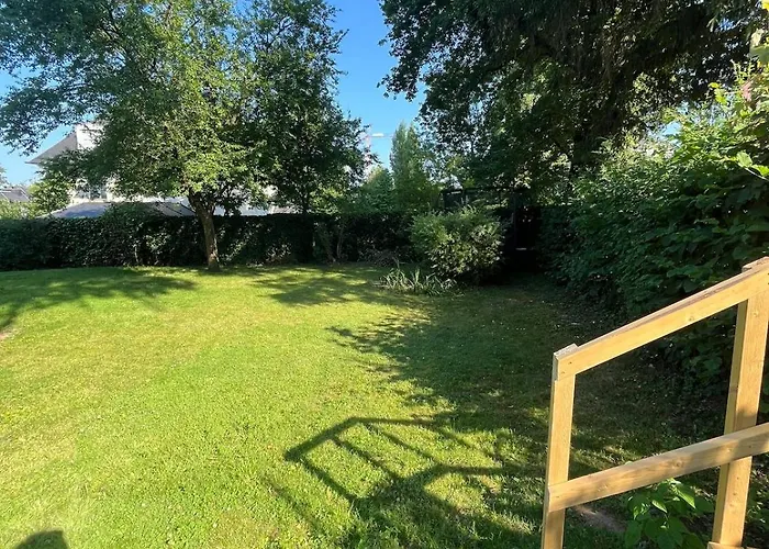 House With Garden For 4 People *