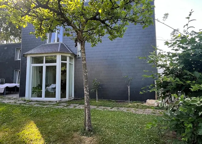 House With Garden For 4 People