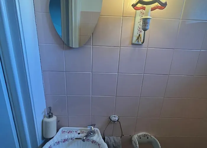 House With Garden For 4 People *